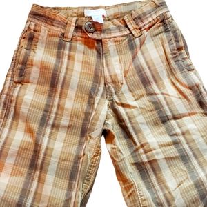 Size 5 boys plaid shorts 🪵